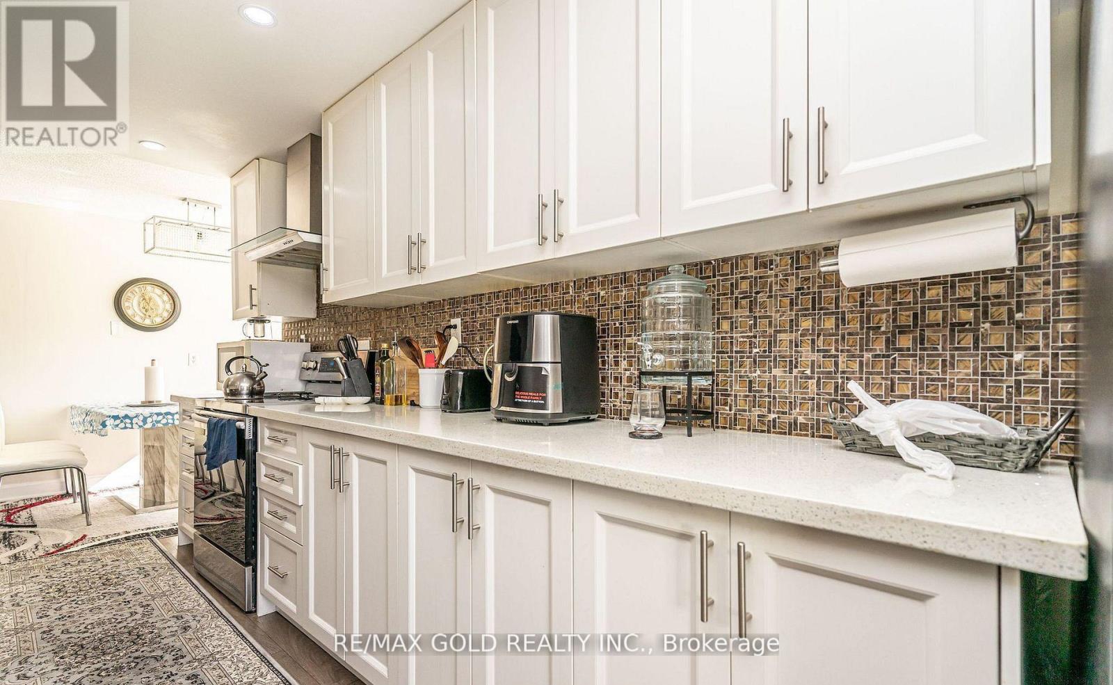 403 - 30 Malta Avenue, Brampton, Ontario  L6Y 4W6 - Photo 19 - W12574424