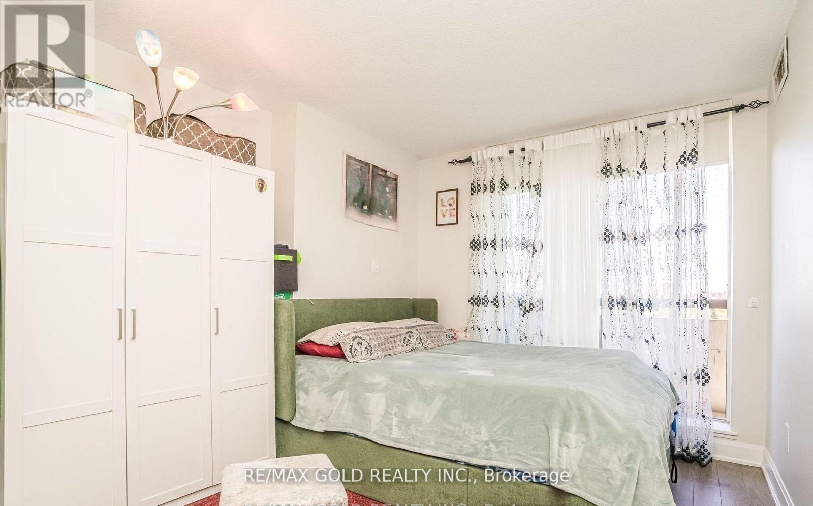 403 - 30 Malta Avenue, Brampton, Ontario  L6Y 4W6 - Photo 24 - W12574424