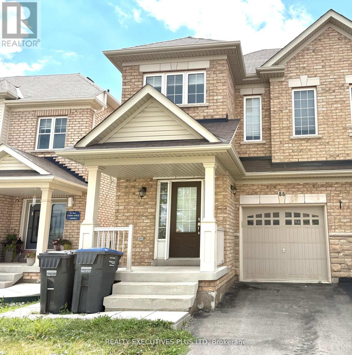 Upper - 88 Banbridge Crescent, Brampton, Ontario  L6X 5M1 - Photo 2 - W12574468