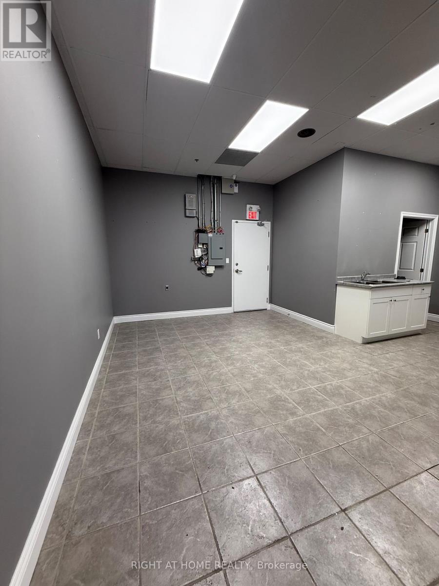 105 - 1 De Boers Drive, Toronto, Ontario  M3J 0G6 - Photo 7 - W12574470