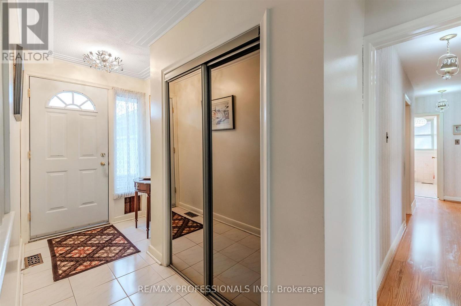 Unknown Address, ,     - Photo 2 - W12574494