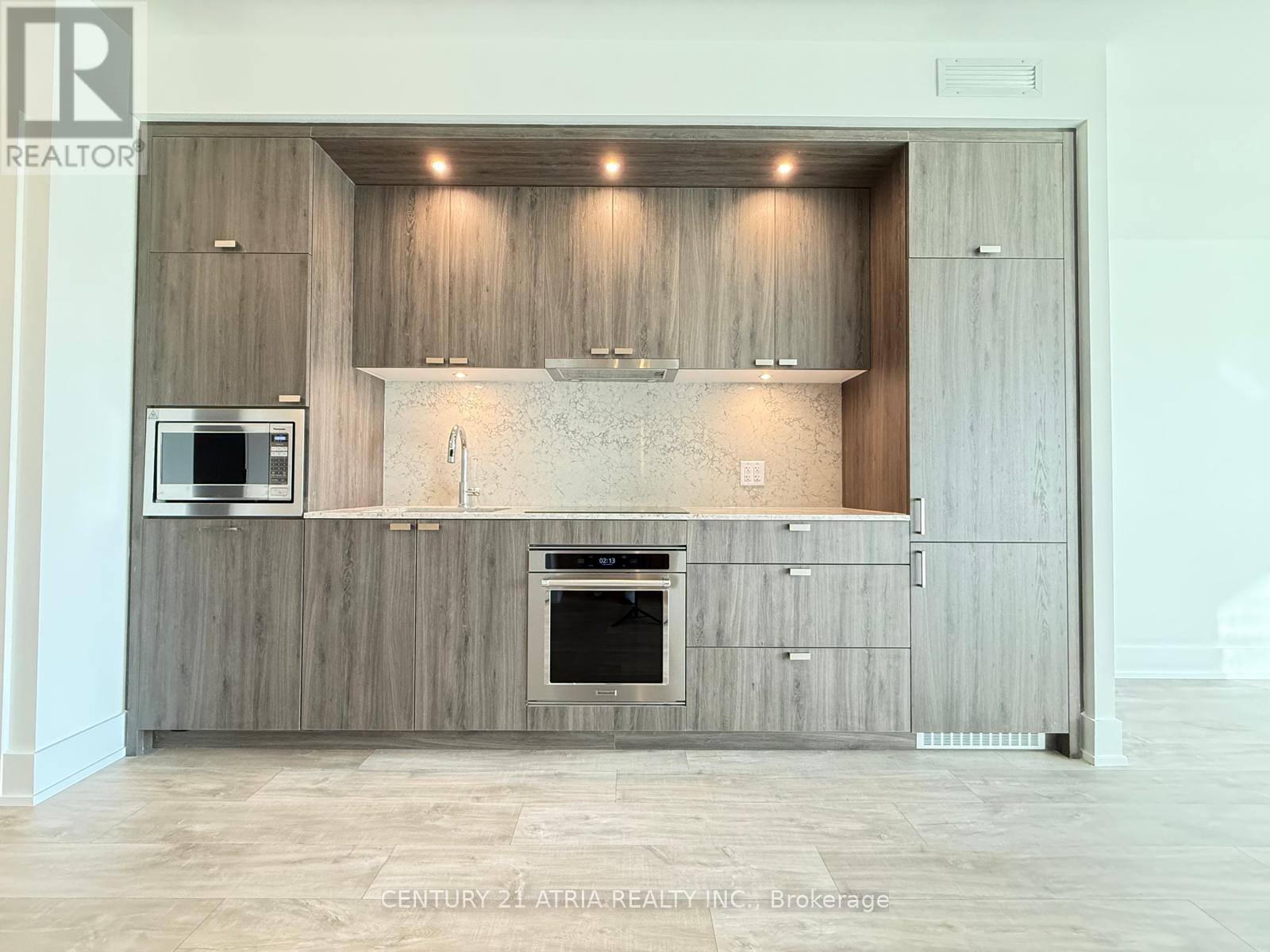 617 - 259 The Kingsway, Toronto, Ontario  M9A 0G2 - Photo 2 - W12574530