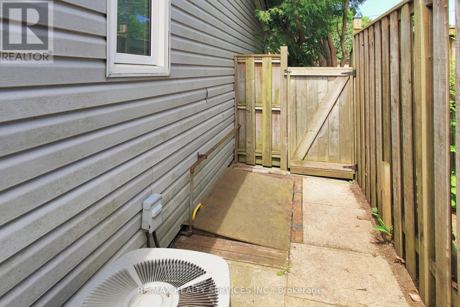 1924 Balsam Avenue, Mississauga, Ontario  L5J 1L2 - Photo 30 - W12574534