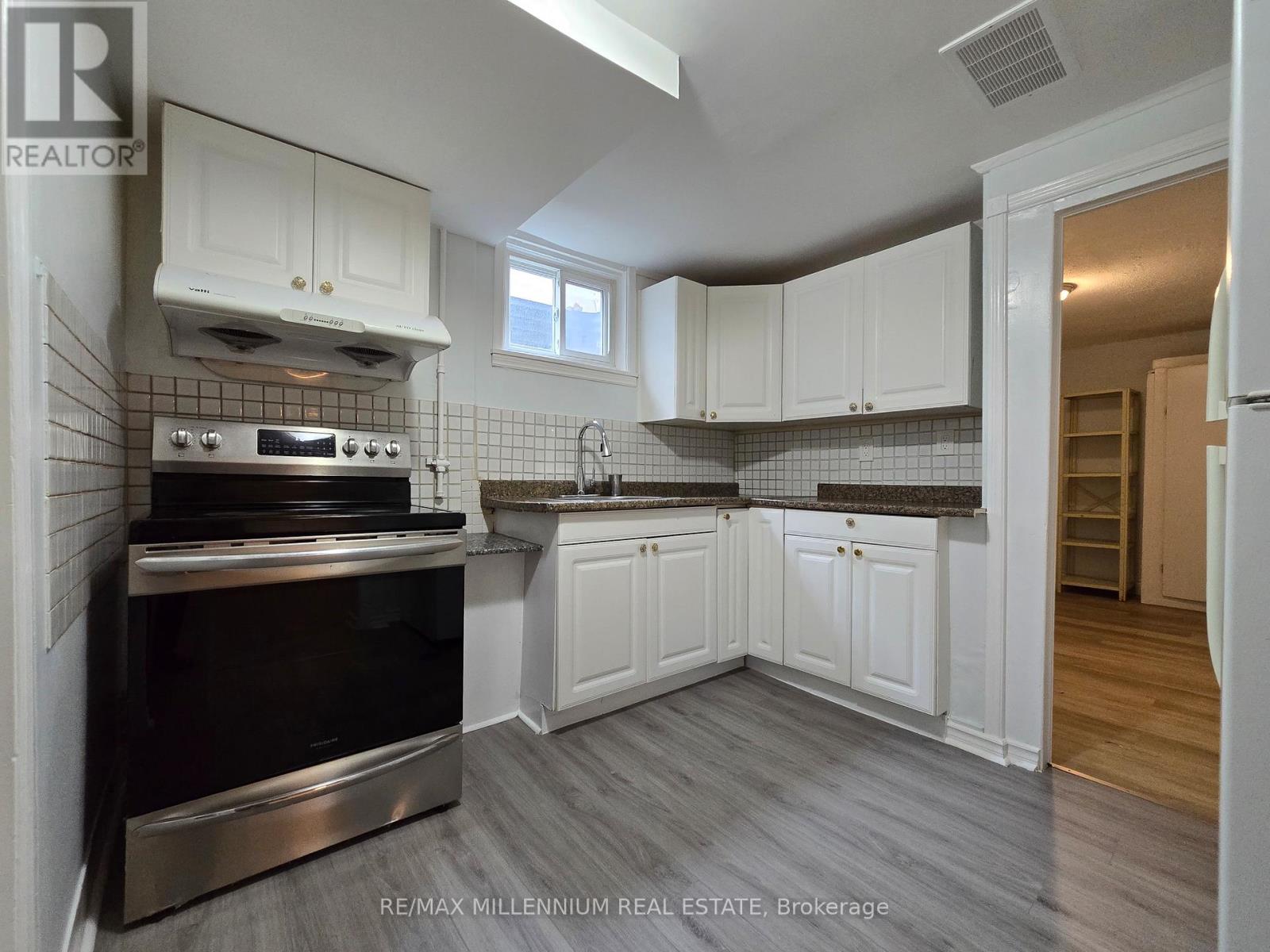 Bsmt - 144 Clarence Street, Brampton, Ontario  L6W 1S9 - Photo 8 - W12574558