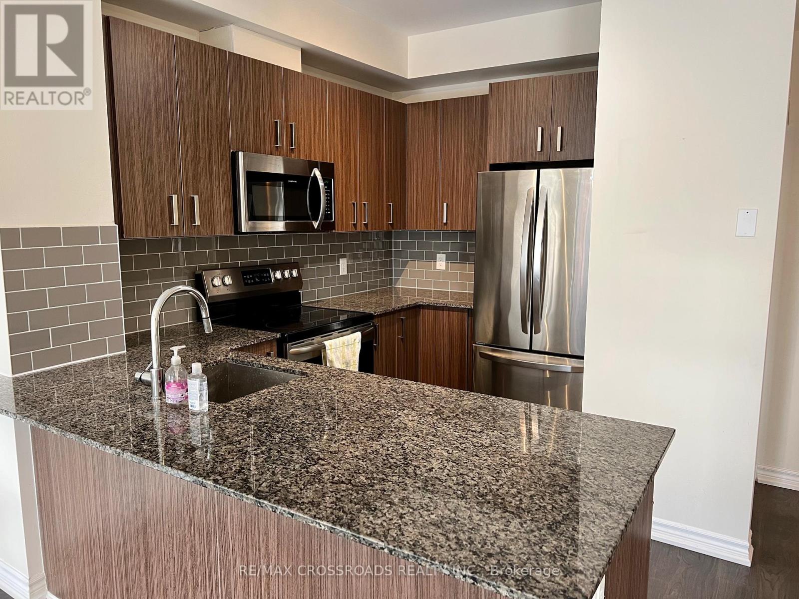 328 - 11611 Yonge Street, Richmond Hill, Ontario  L4E 1G2 - Photo 2 - N12574550