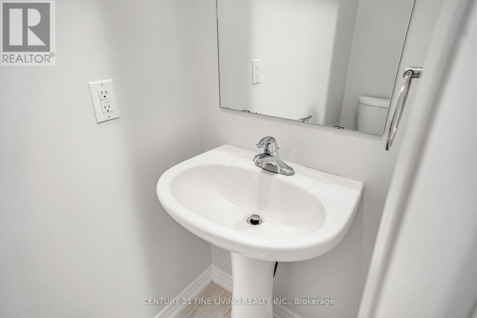 68 Killington Avenue, Vaughan, Ontario  L4H 3Z4 - Photo 10 - N12572530