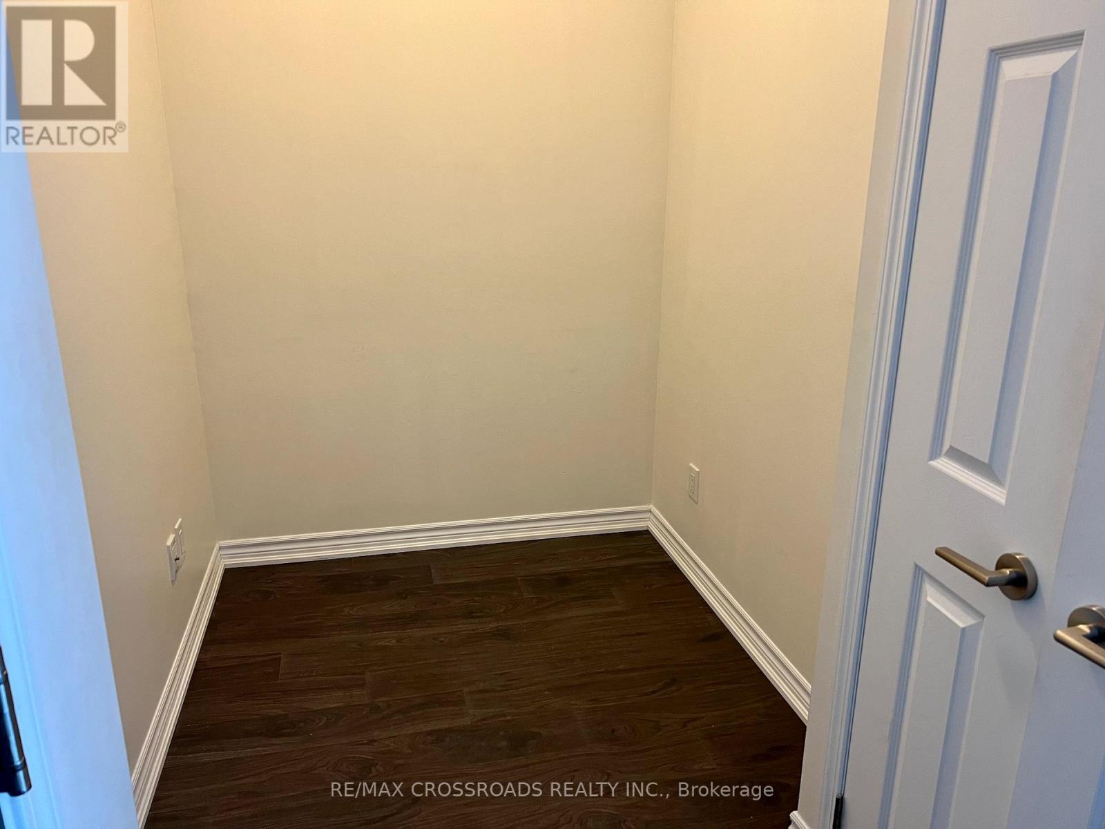 328 - 11611 Yonge Street, Richmond Hill, Ontario  L4E 1G2 - Photo 5 - N12574550