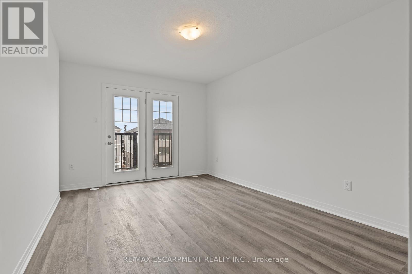 62 Pogie Drive, Welland, Ontario  L3B 6A7 - Photo 6 - X12574336