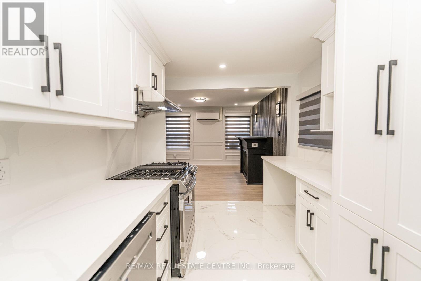 252 Grenfell Street, Hamilton, Ontario  L8H 3J9 - Photo 6 - X12574340