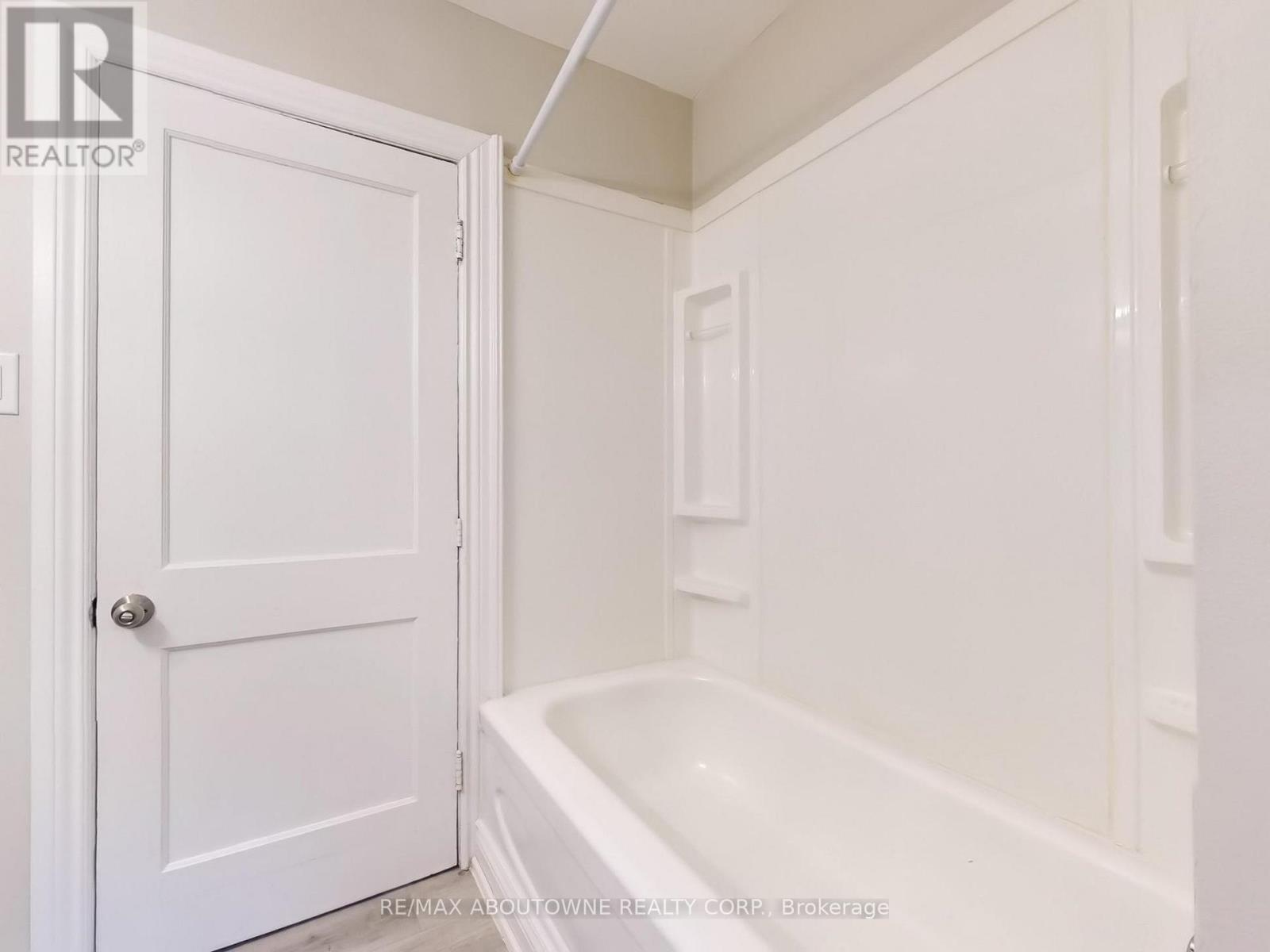 2 - 67 Aikman Avenue, Hamilton, Ontario  L8M 1P8 - Photo 8 - X12574386