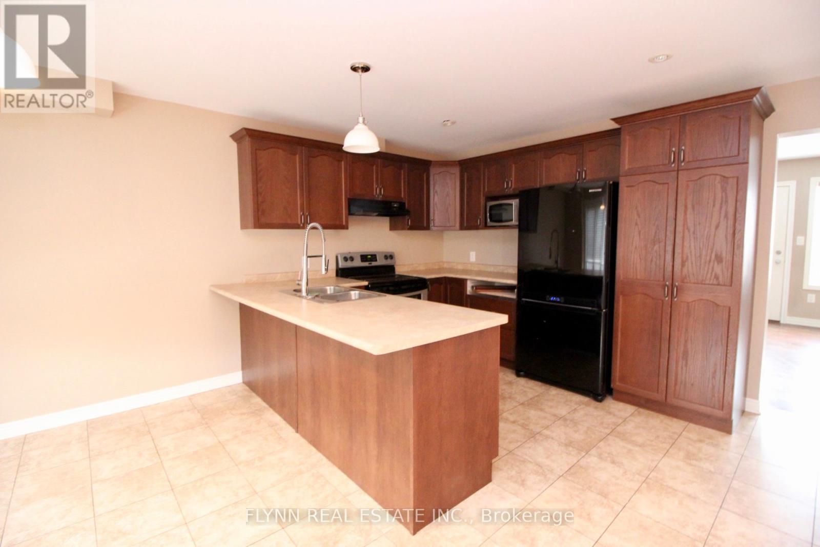 3 - 5727 Kalar Road, Niagara Falls, Ontario  L2H 0H7 - Photo 3 - X12574436