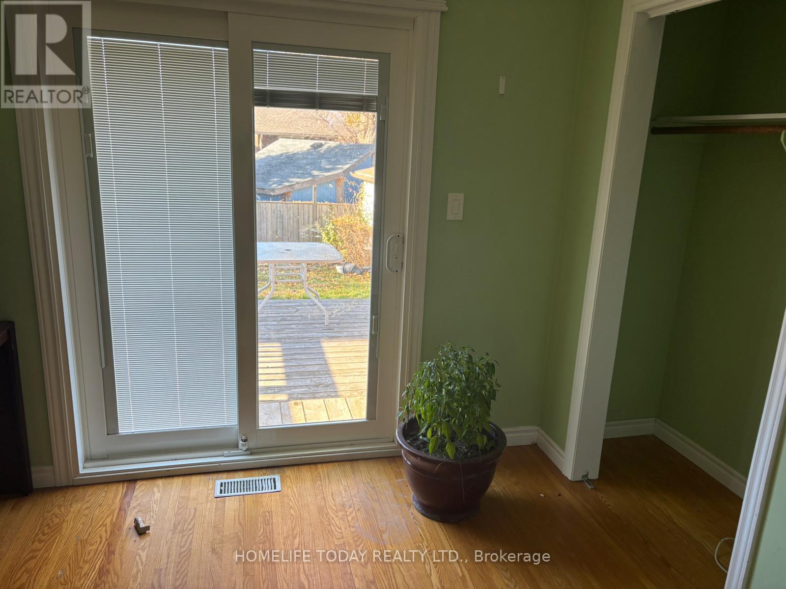 Main - 543 Glendene Crescent, Waterloo, Ontario  N2L 4P3 - Photo 9 - X12574480