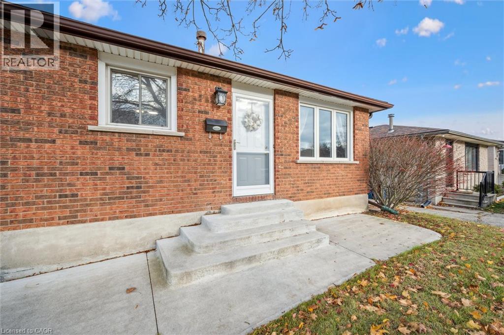 217 Johanna Drive, Cambridge, Ontario  N1S 4C5 - Photo 2 - 40790073