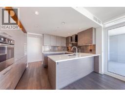 902 7468 LANSDOWNE ROAD, Richmond, British Columbia
