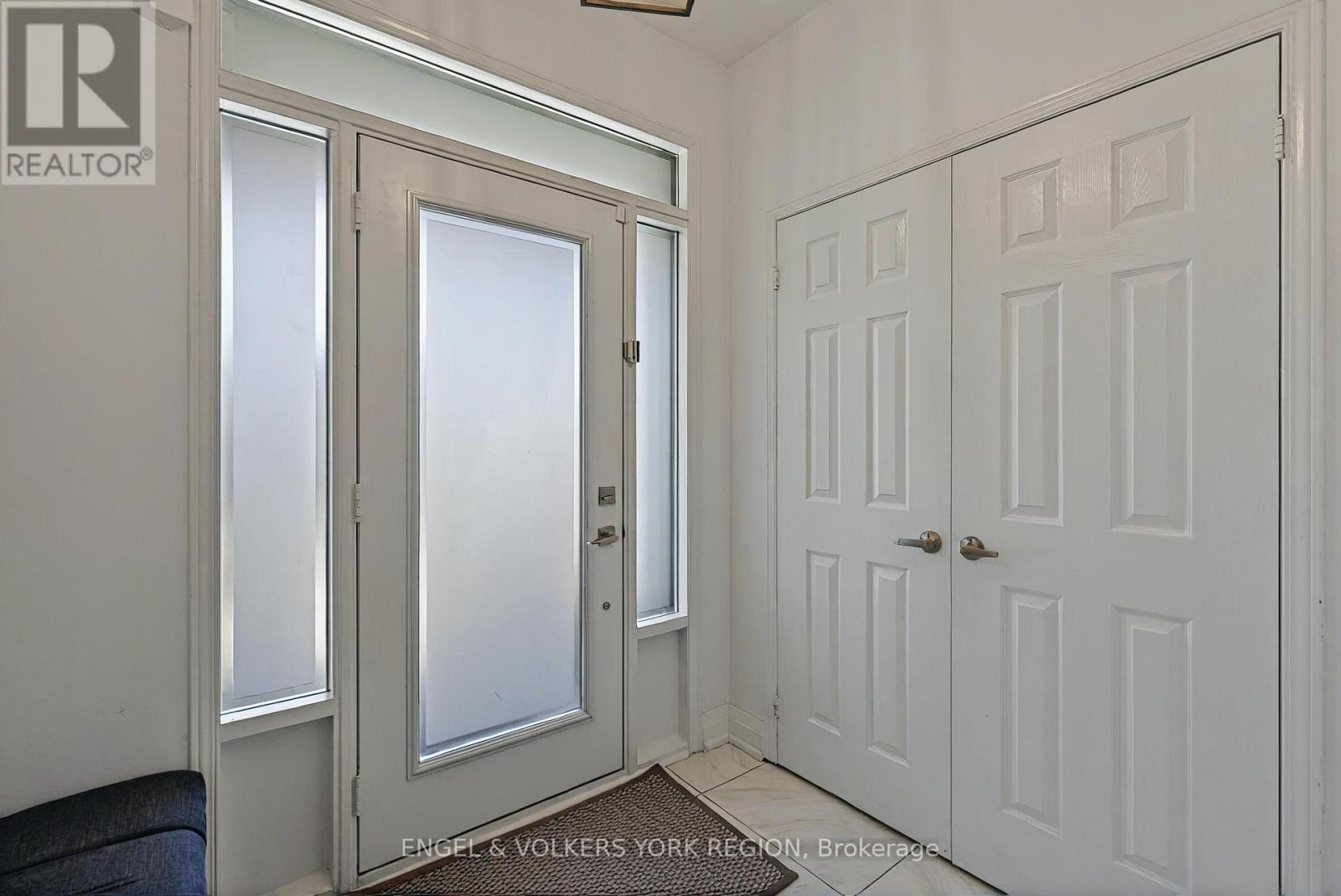 7 London Pride Drive, Richmond Hill, Ontario  L4E 0X3 - Photo 4 - N12412409