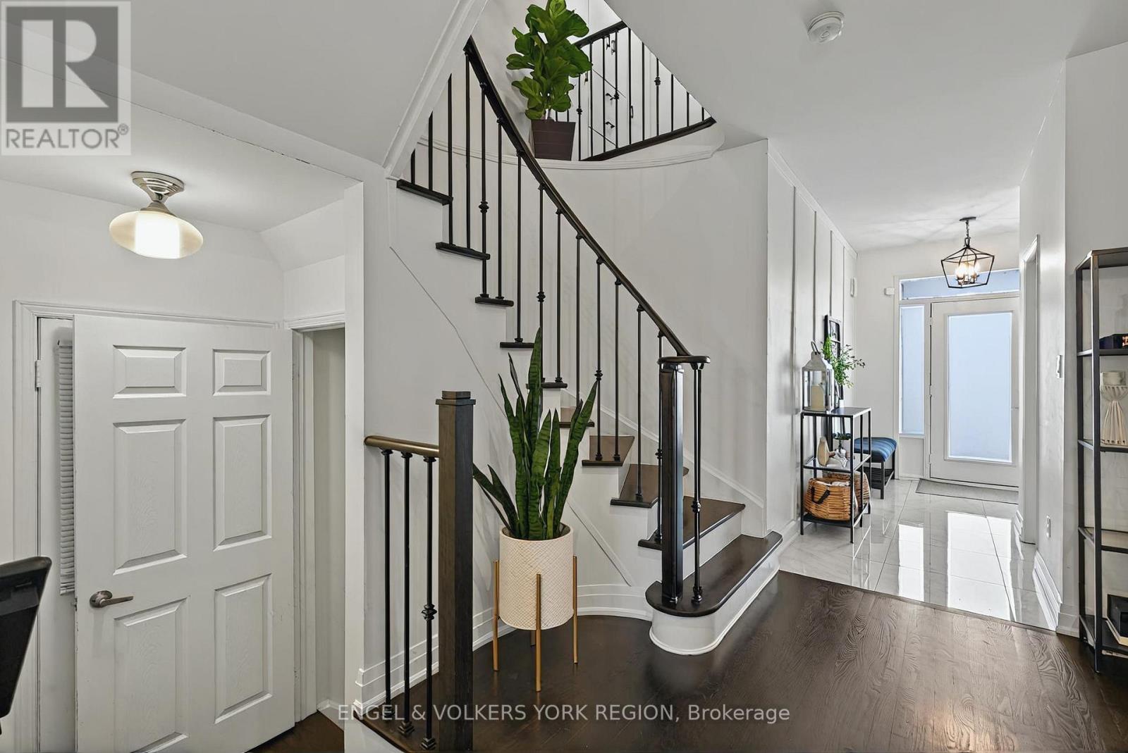 7 London Pride Drive, Richmond Hill, Ontario  L4E 0X3 - Photo 7 - N12412409