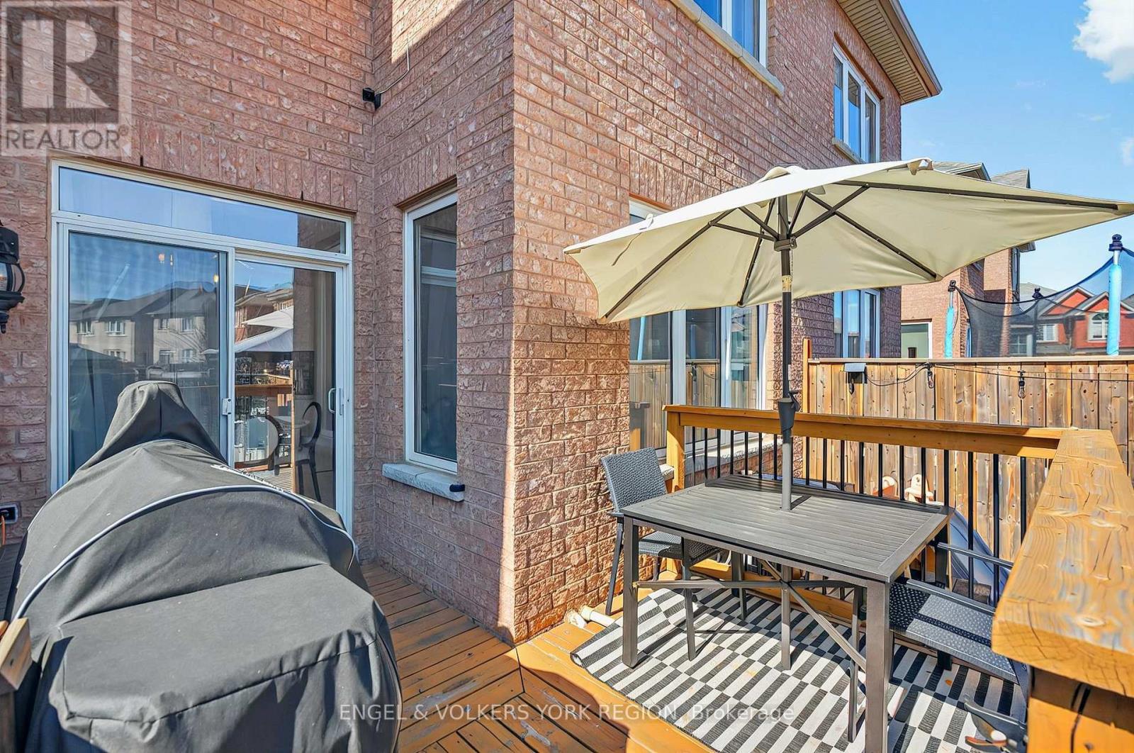 7 London Pride Drive, Richmond Hill, Ontario  L4E 0X3 - Photo 41 - N12412409