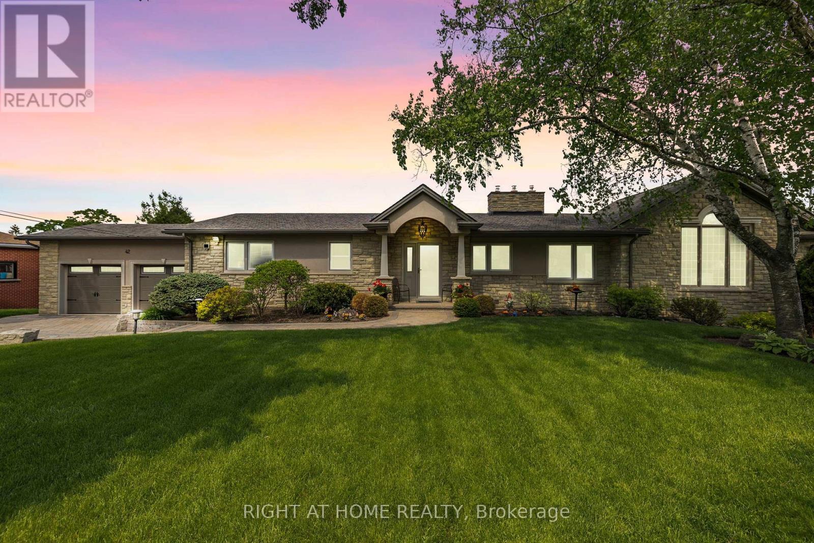 42 VALLEYVIEW ROAD, Brampton, Ontario