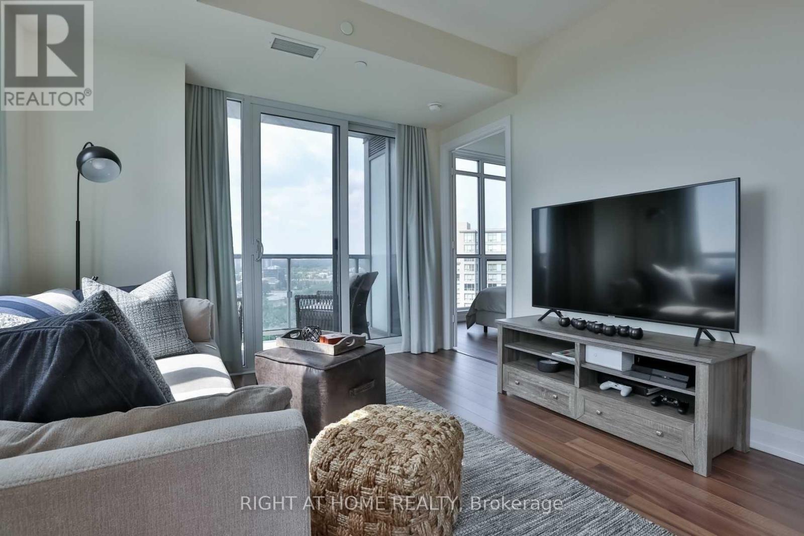 1111 - 18 Graydon Hall Drive S, Toronto, Ontario  M3A 2Z9 - Photo 2 - C12574622