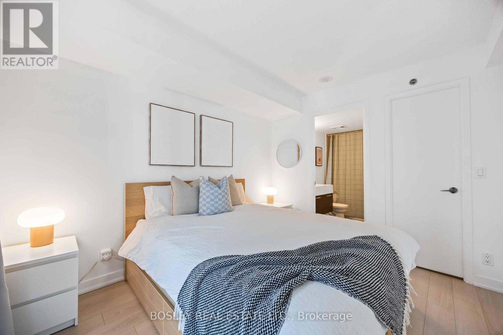 512 - 21 Nelson Street, Toronto, Ontario  M5V 3H9 - Photo 10 - C12574678