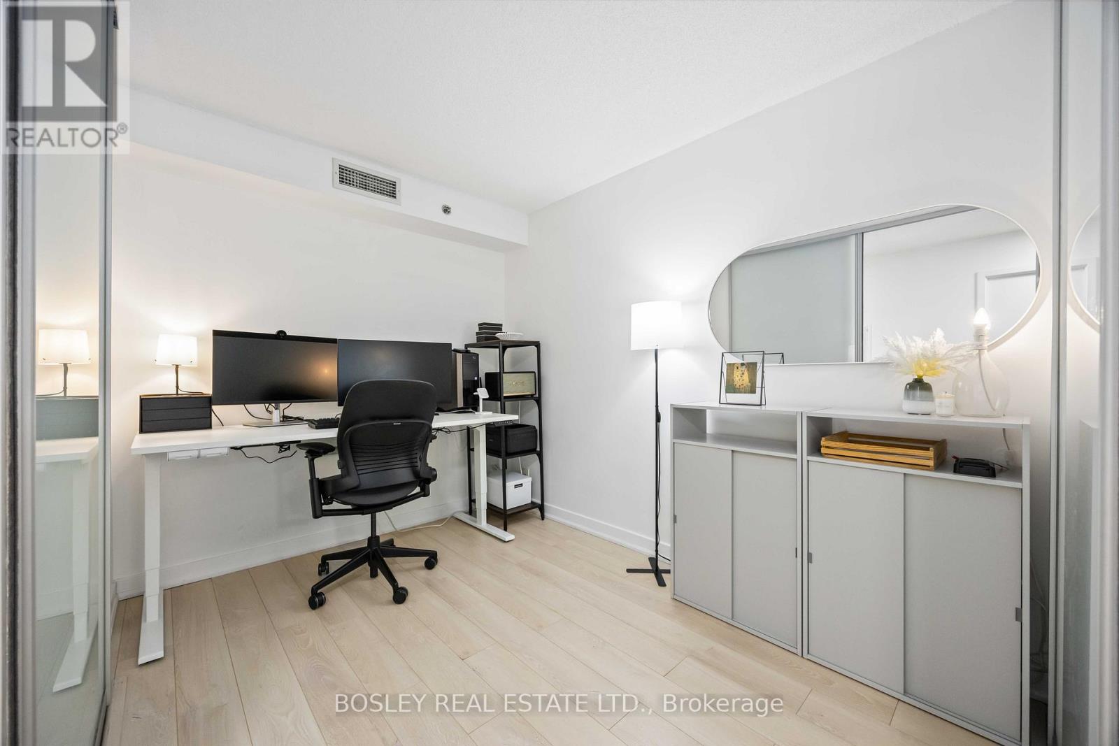 512 - 21 Nelson Street, Toronto, Ontario  M5V 3H9 - Photo 13 - C12574678