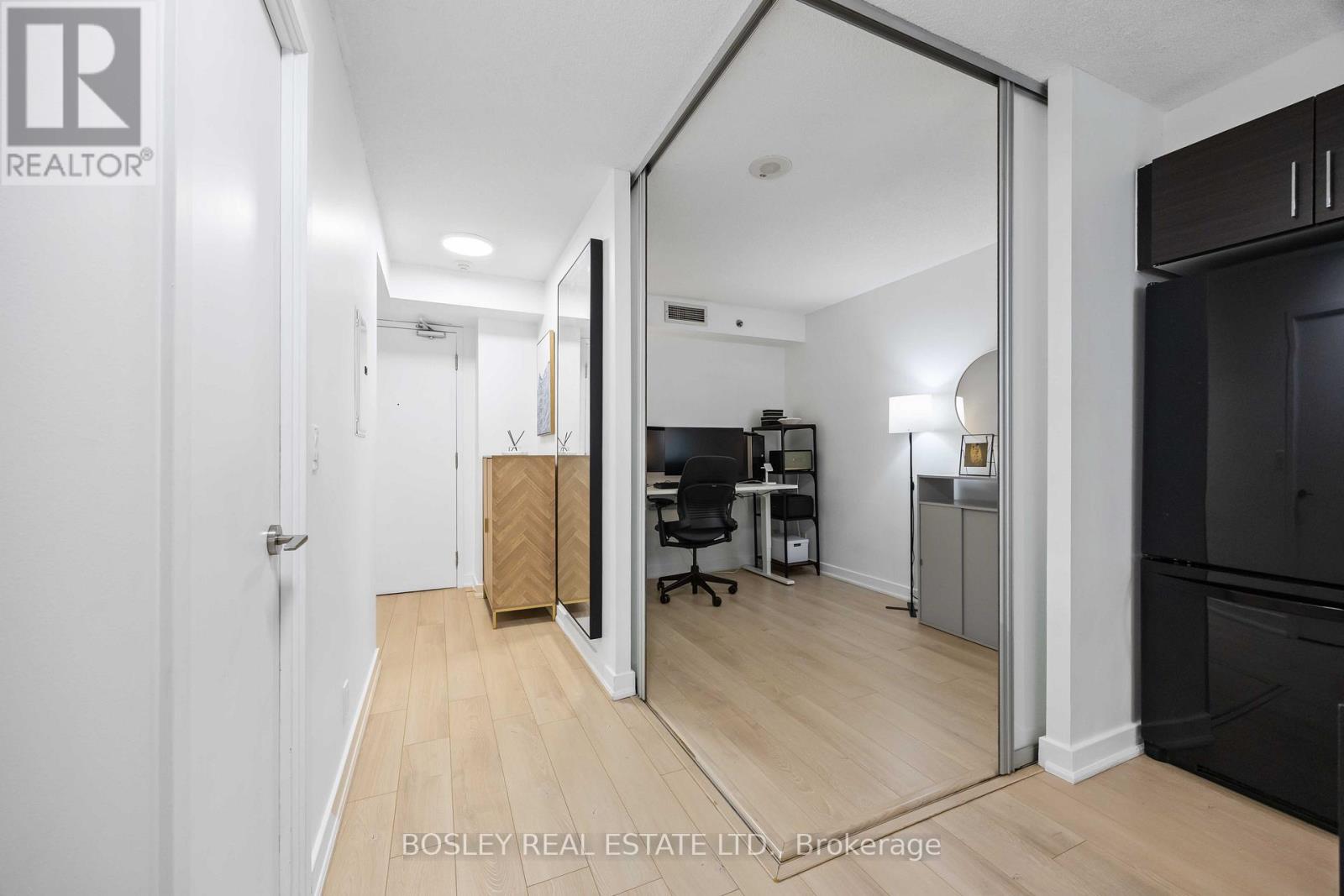 512 - 21 Nelson Street, Toronto, Ontario  M5V 3H9 - Photo 15 - C12574678