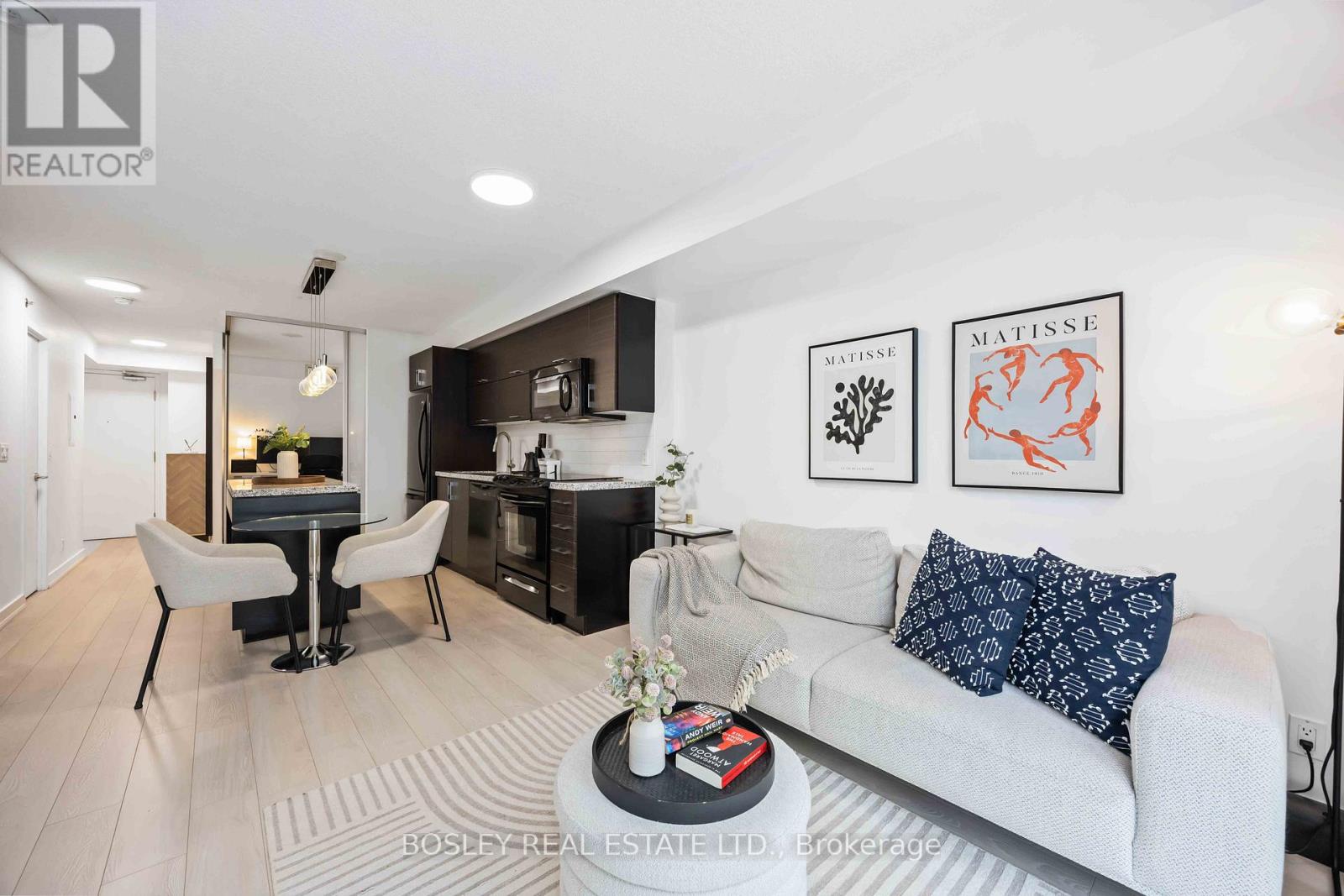 512 - 21 Nelson Street, Toronto, Ontario  M5V 3H9 - Photo 3 - C12574678