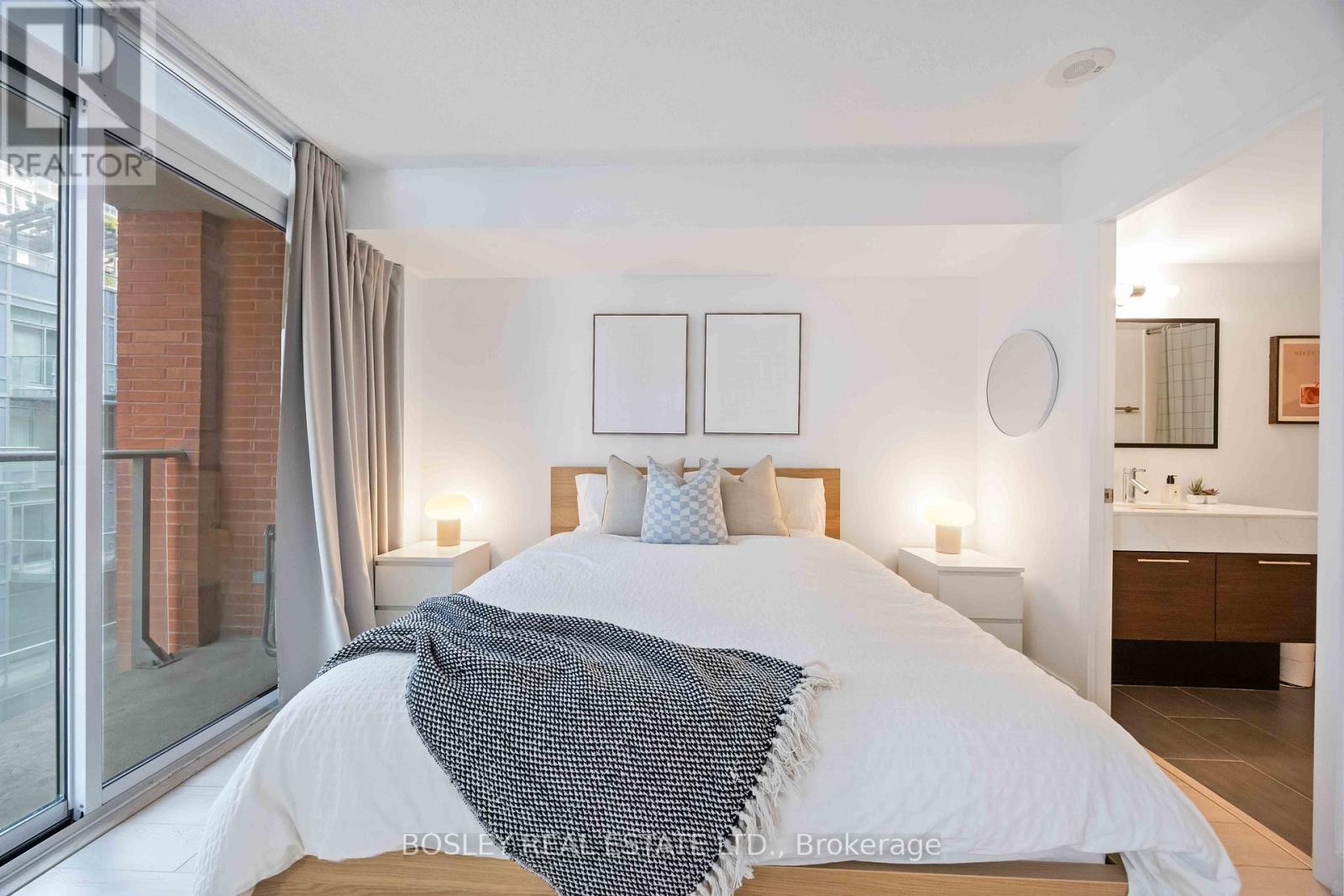 512 - 21 Nelson Street, Toronto, Ontario  M5V 3H9 - Photo 9 - C12574678