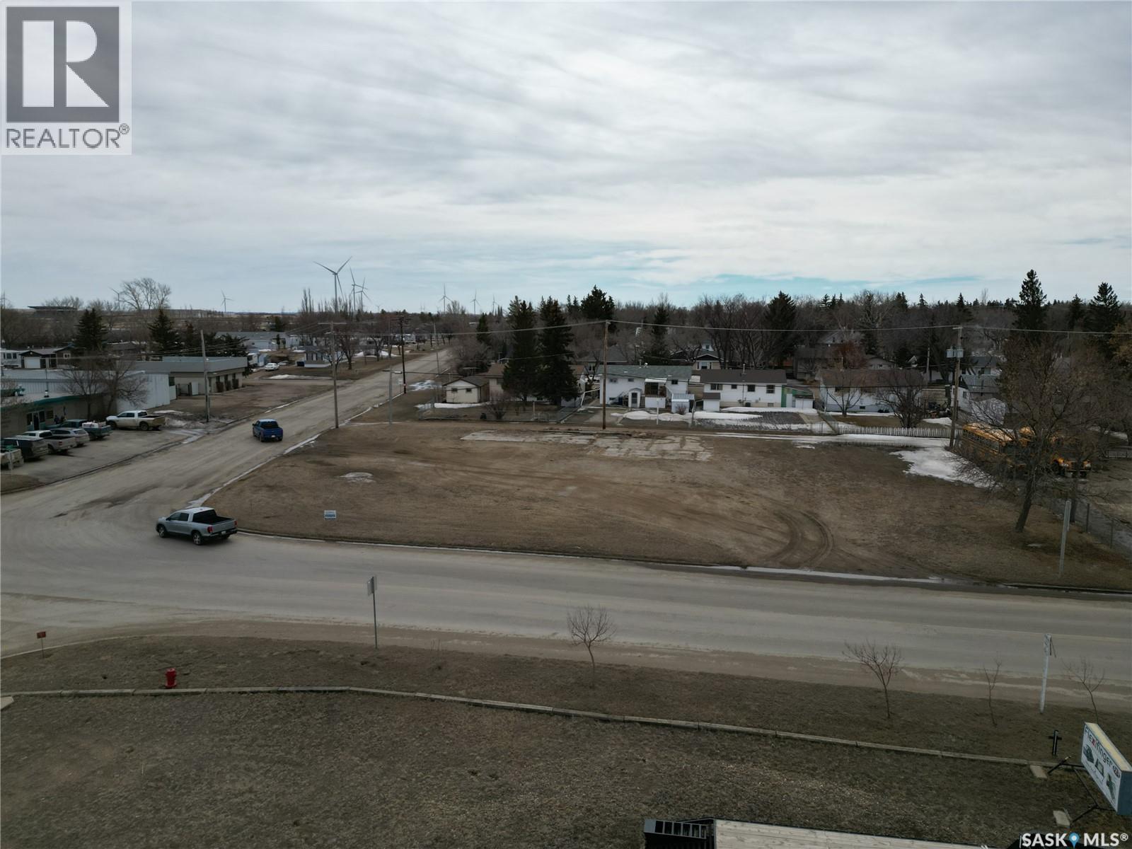 512 1st Avenue E, Assiniboia, Saskatchewan  S0H 0B0 - Photo 2 - SK024660