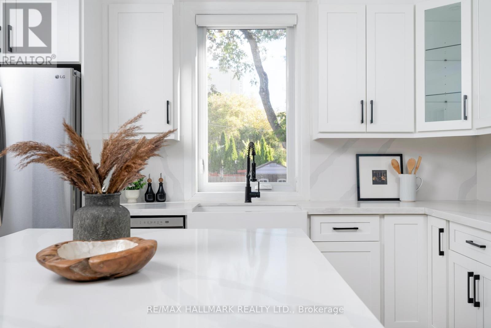 3 Thyra Avenue, Toronto, Ontario  M4C 5G4 - Photo 10 - E12574632