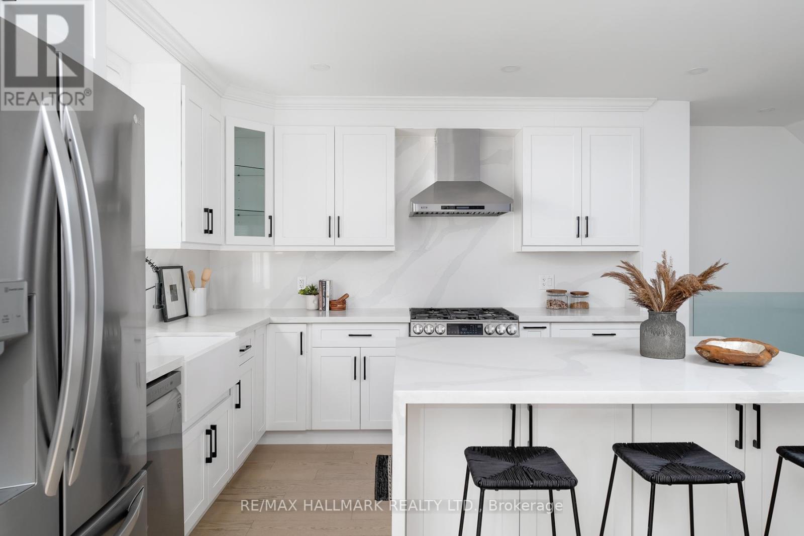 3 Thyra Avenue, Toronto, Ontario  M4C 5G4 - Photo 11 - E12574632