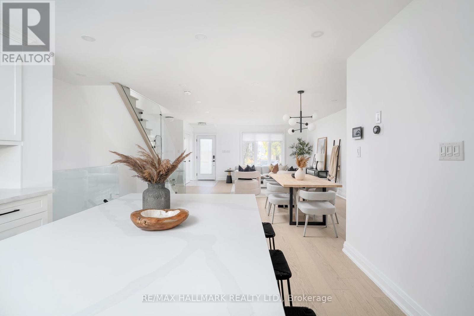 3 Thyra Avenue, Toronto, Ontario  M4C 5G4 - Photo 13 - E12574632