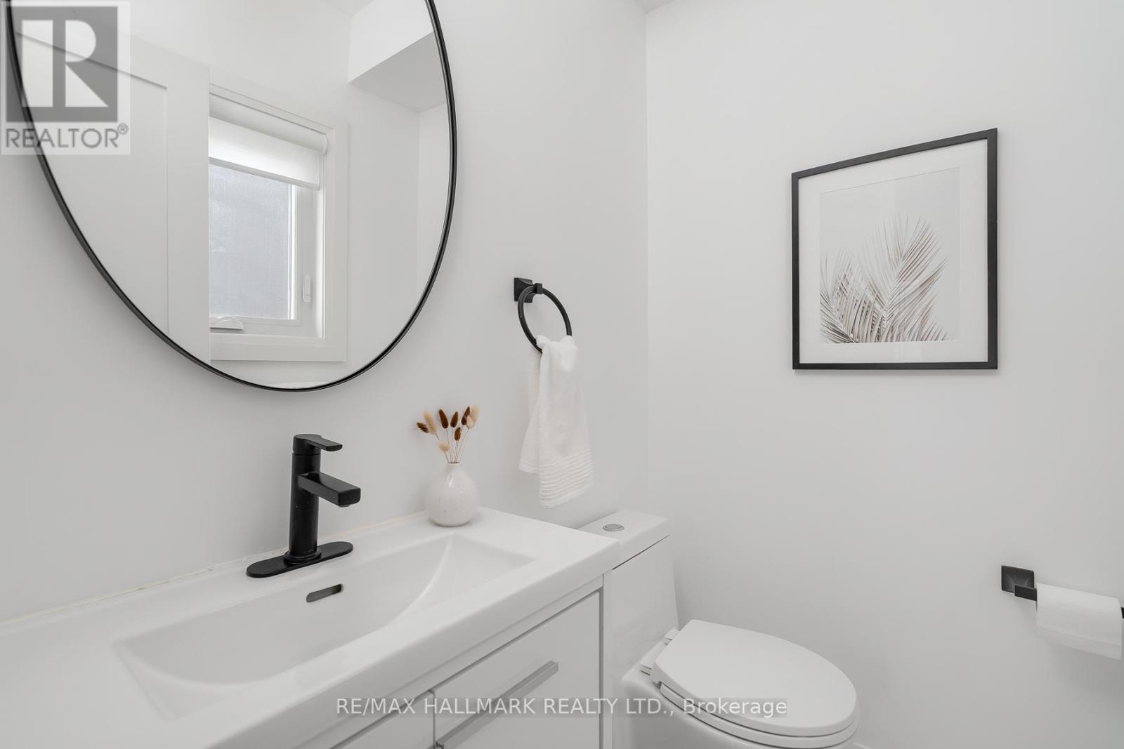 3 Thyra Avenue, Toronto, Ontario  M4C 5G4 - Photo 14 - E12574632