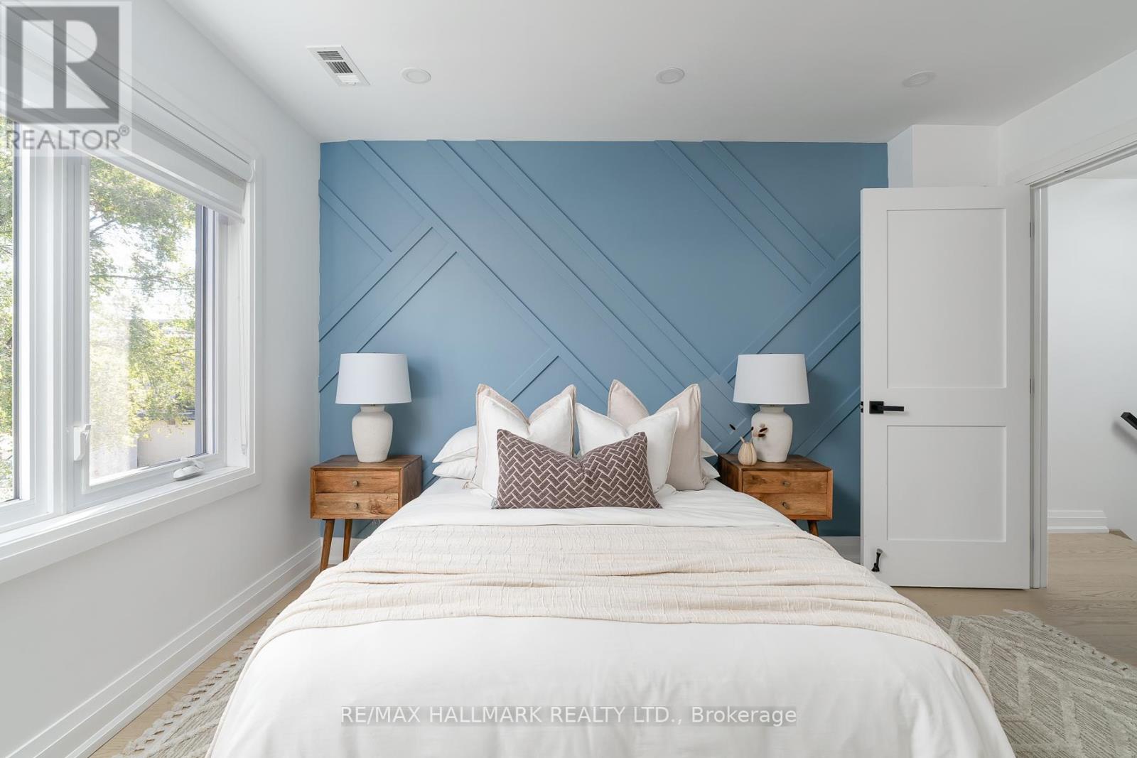 3 Thyra Avenue, Toronto, Ontario  M4C 5G4 - Photo 15 - E12574632