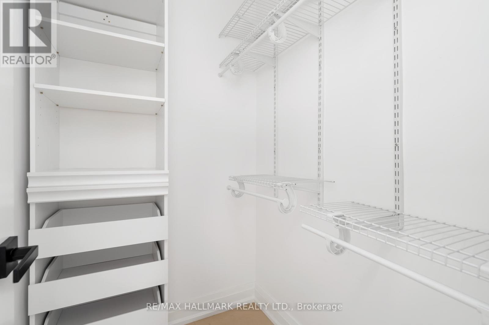 3 Thyra Avenue, Toronto, Ontario  M4C 5G4 - Photo 18 - E12574632