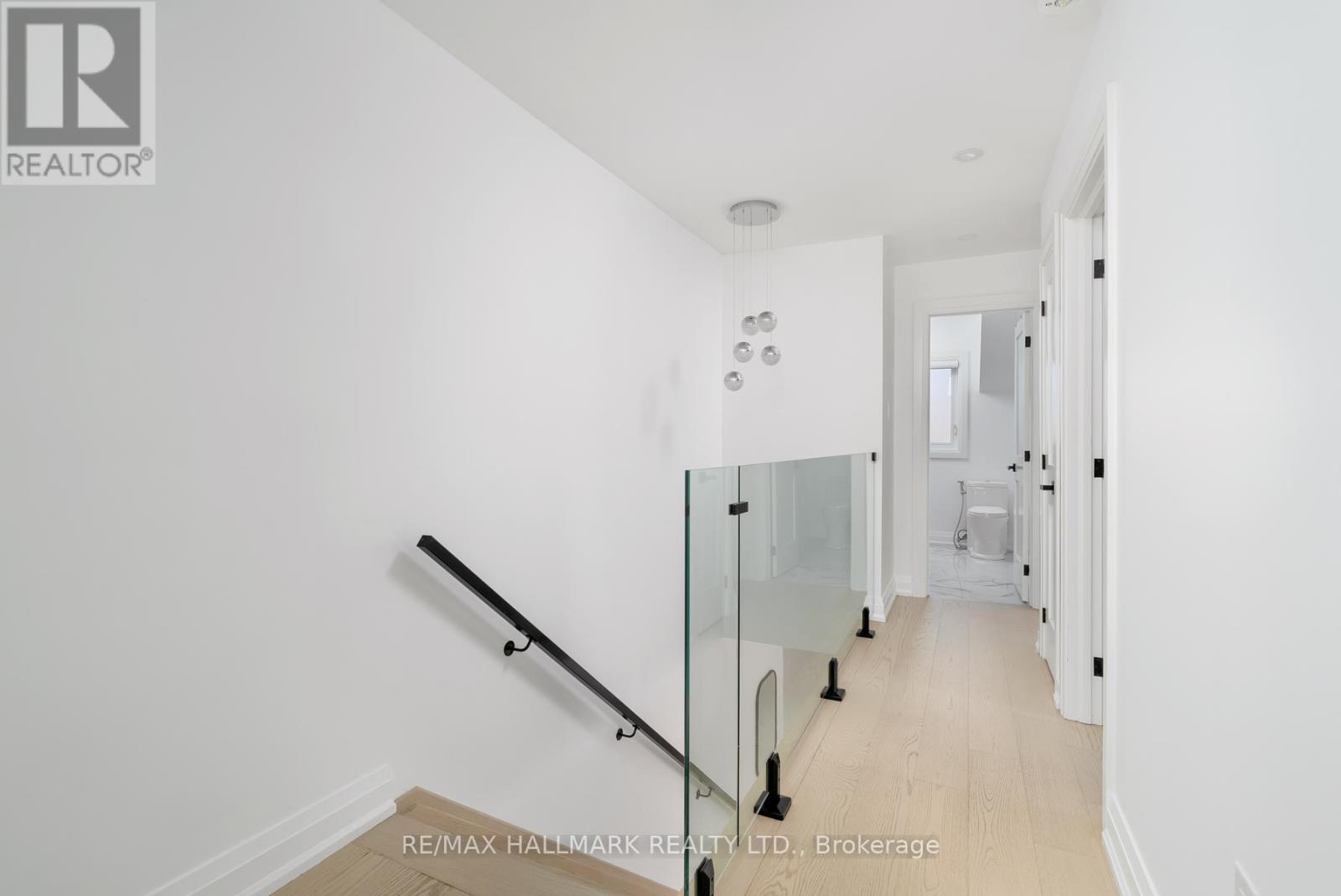 3 Thyra Avenue, Toronto, Ontario  M4C 5G4 - Photo 19 - E12574632