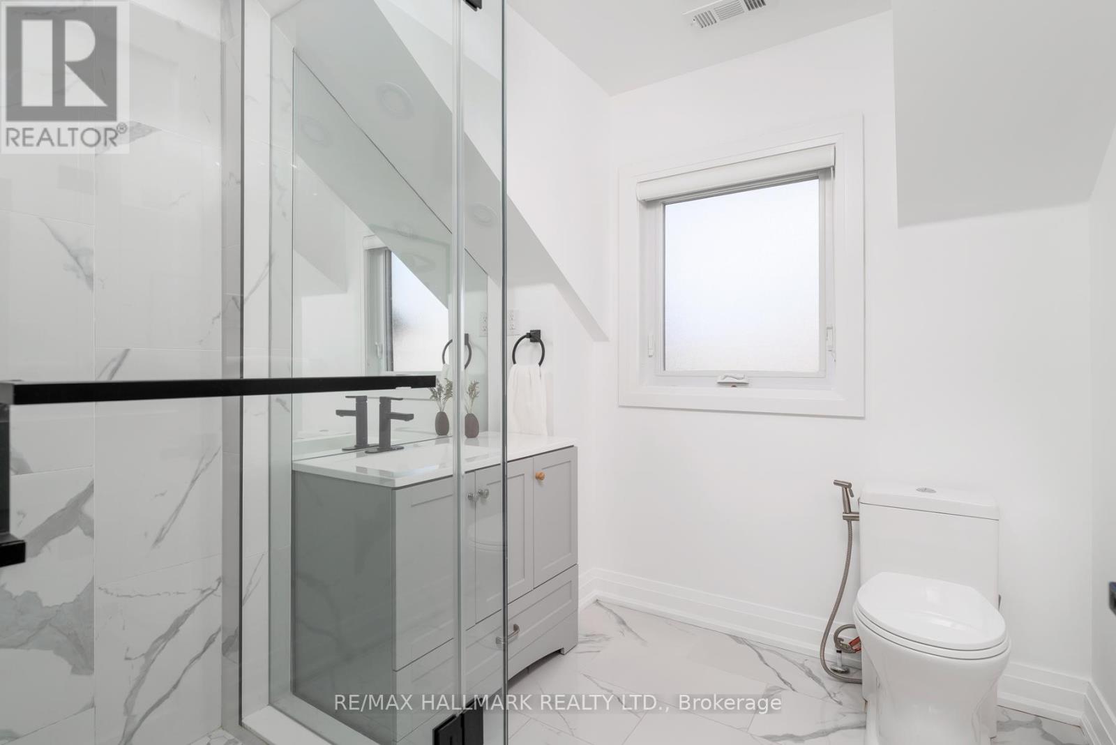 3 Thyra Avenue, Toronto, Ontario  M4C 5G4 - Photo 25 - E12574632