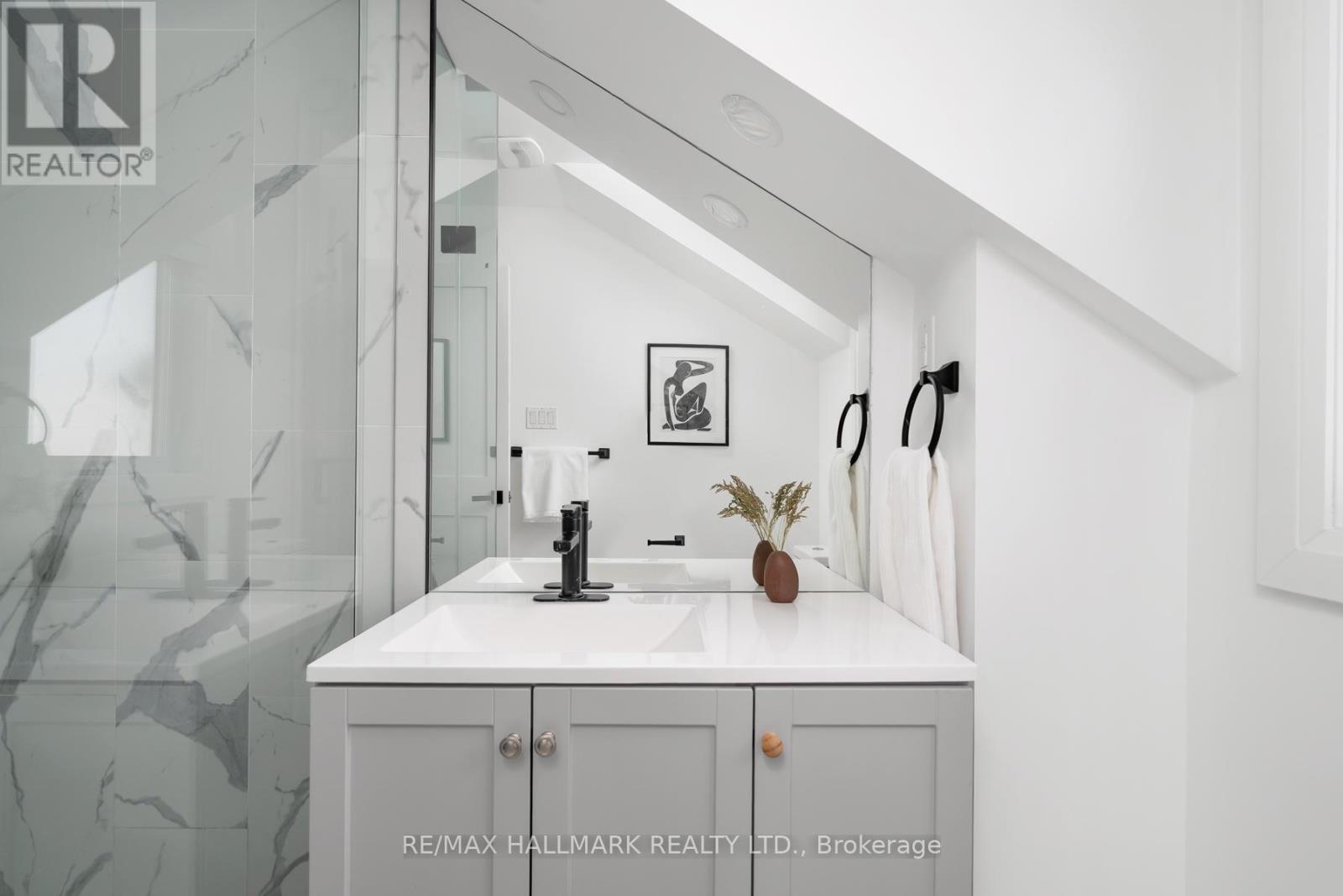 3 Thyra Avenue, Toronto, Ontario  M4C 5G4 - Photo 26 - E12574632