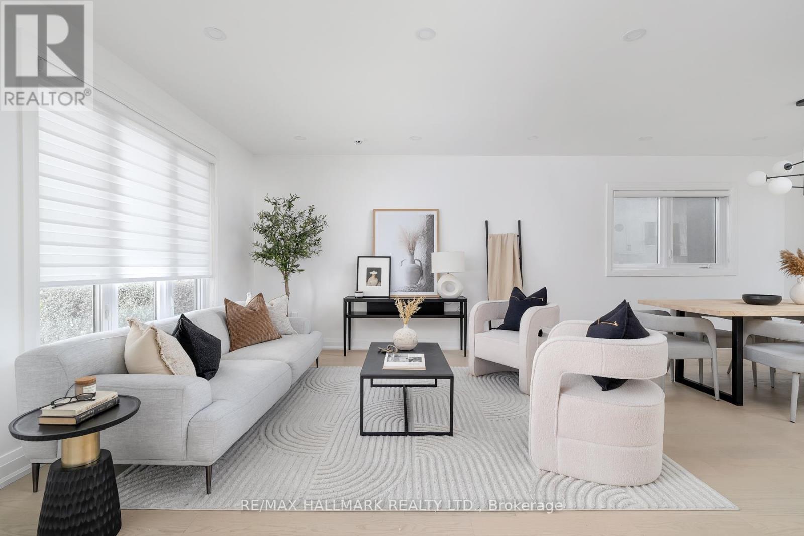 3 Thyra Avenue, Toronto, Ontario  M4C 5G4 - Photo 6 - E12574632