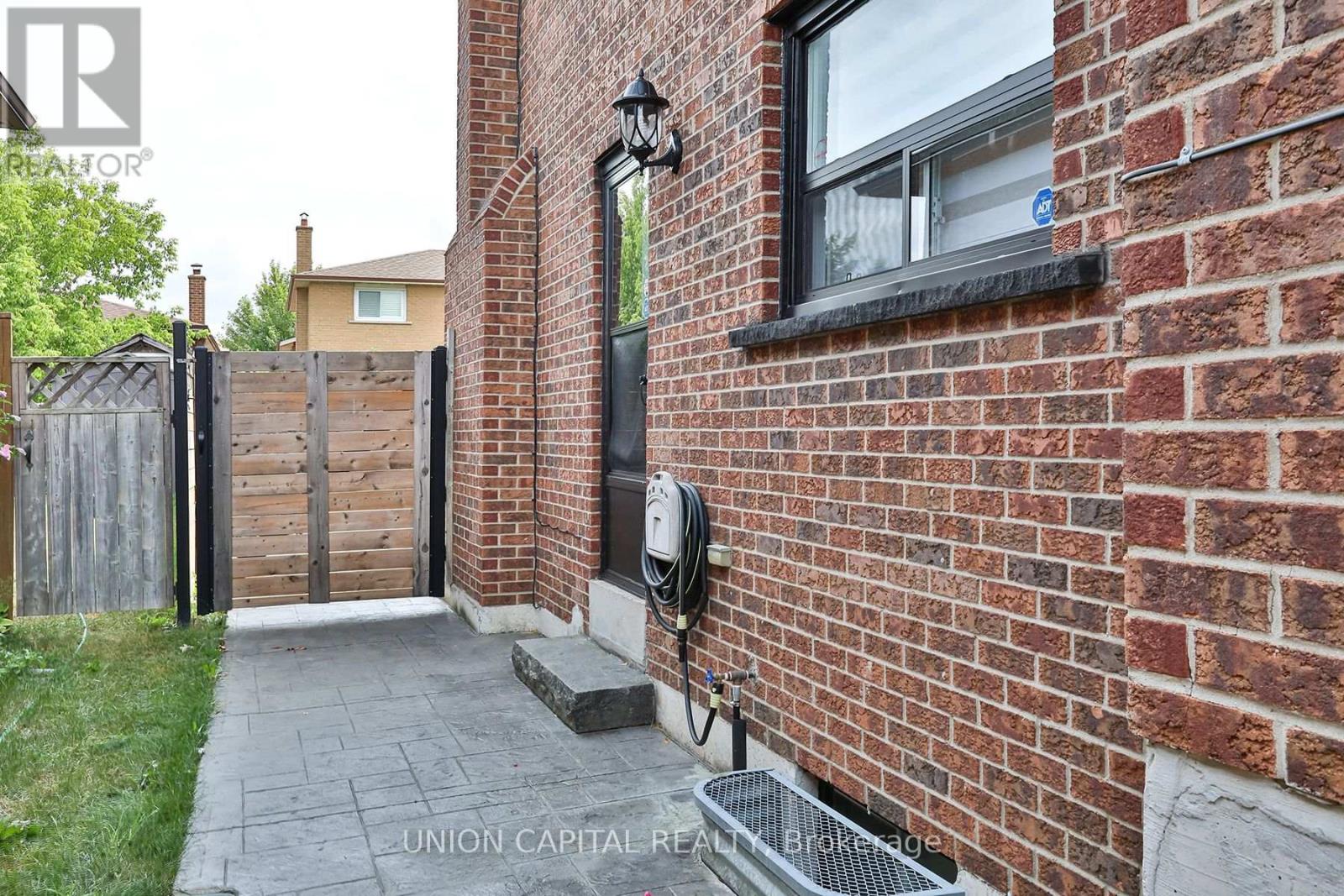 21 Avon Crescent, Vaughan, Ontario  L4L 1H4 - Photo 50 - N12574628