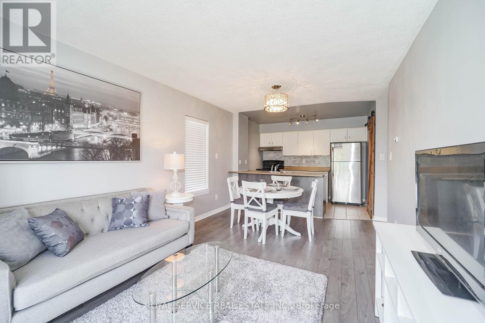 207 - 90 Aspen Springs Drive, Clarington, Ontario  L1C 5N3 - Photo 2 - E12574908