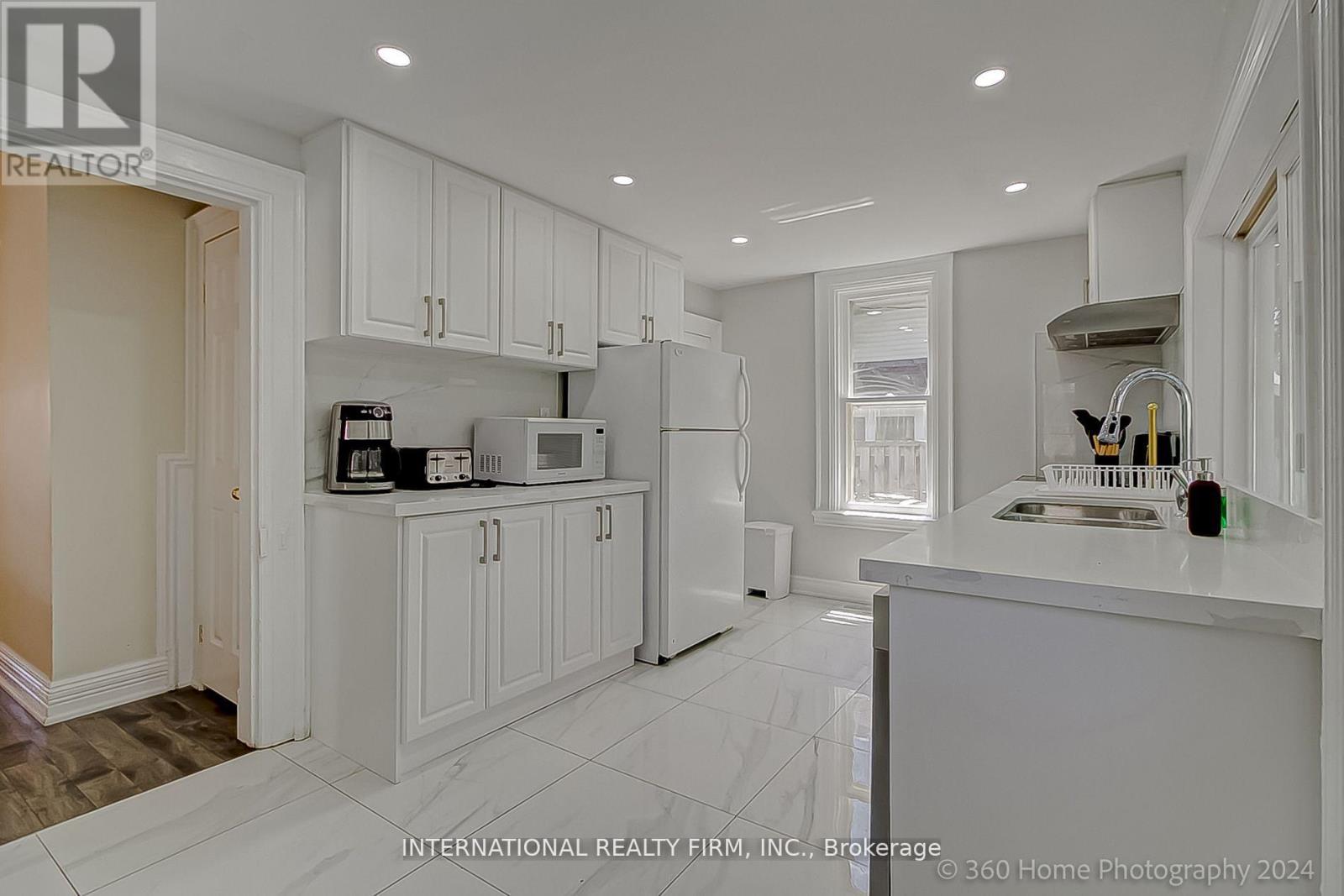 304 Innisfil Street, Barrie, Ontario  L4N 3G3 - Photo 10 - S12574592