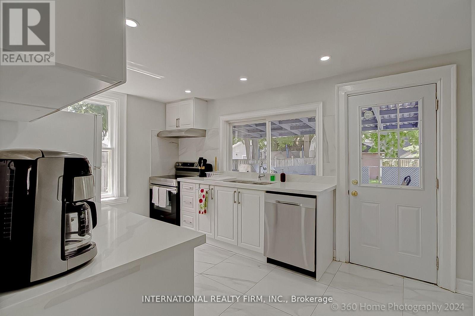 304 Innisfil Street, Barrie, Ontario  L4N 3G3 - Photo 9 - S12574592