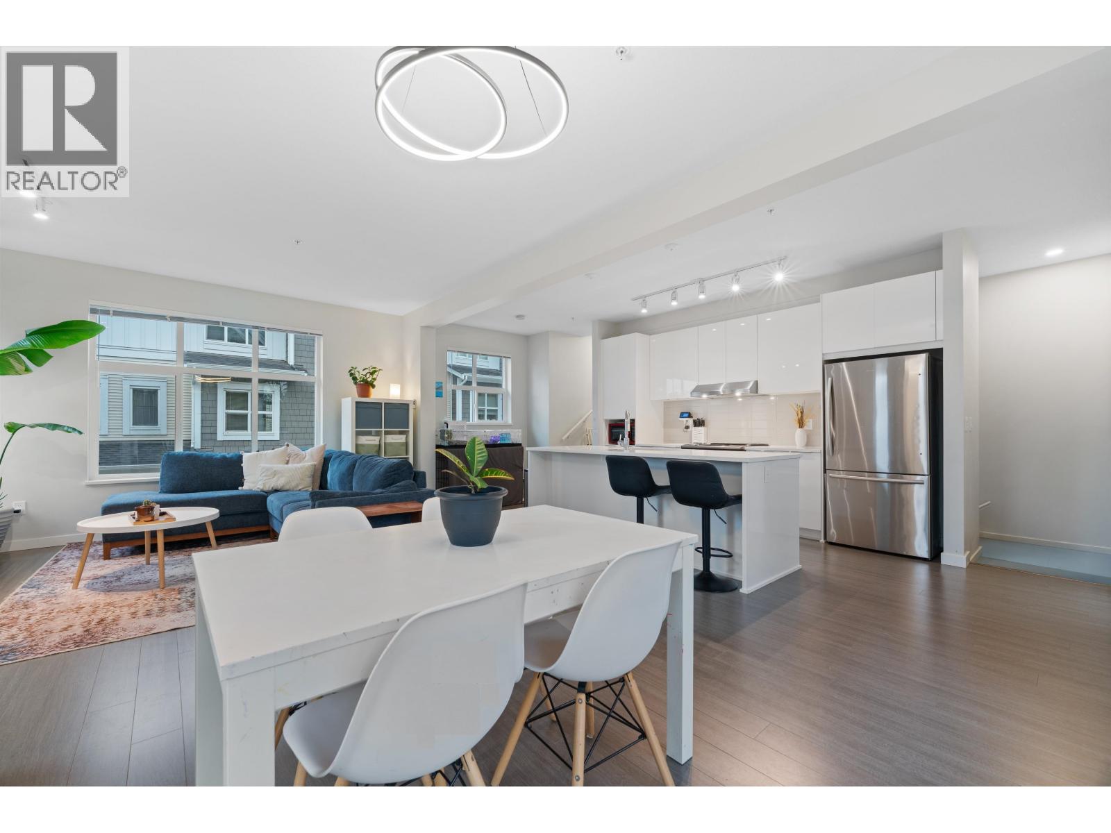 1904 11295 Pazarena Place, Maple Ridge, British Columbia  V2X 4K9 - Photo 3 - R3069811