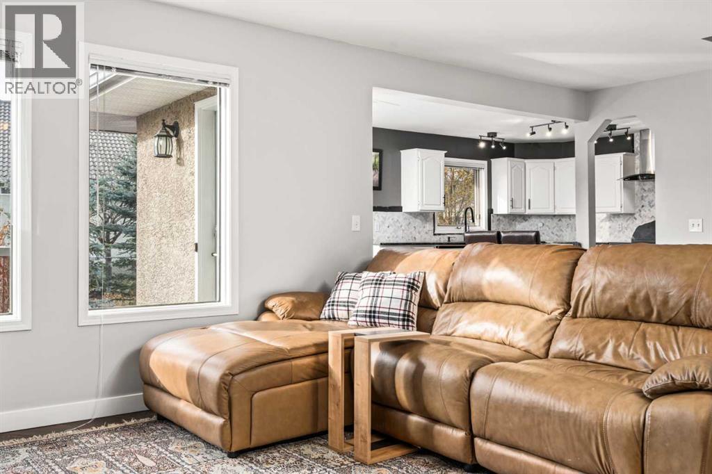 296 Lakeside Greens Crescent, Chestermere, Alberta  T1X 1C3 - Photo 13 - A2268702