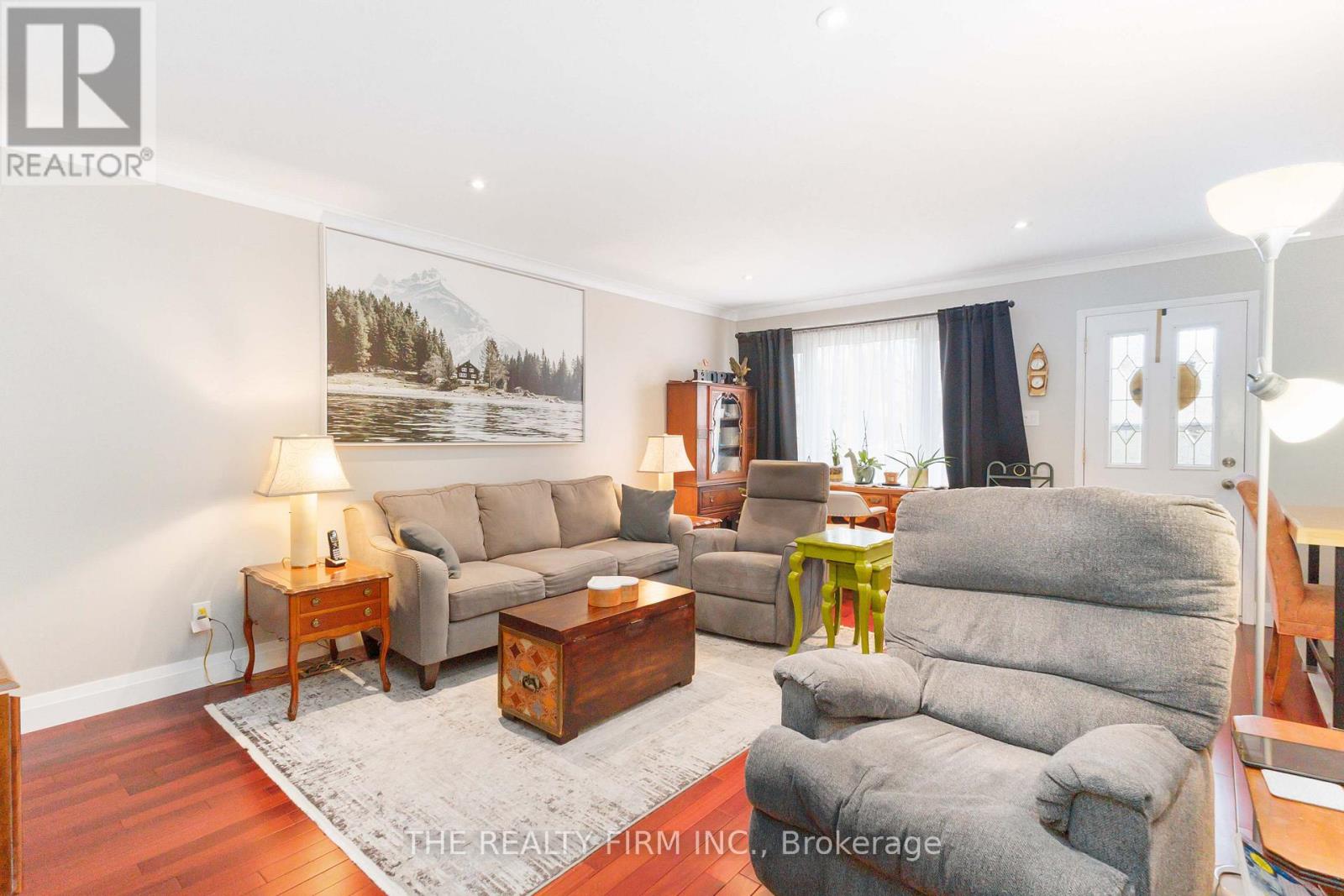 72 Metcalfe Crescent, London South, Ontario  N6E 1H9 - Photo 4 - X12574756