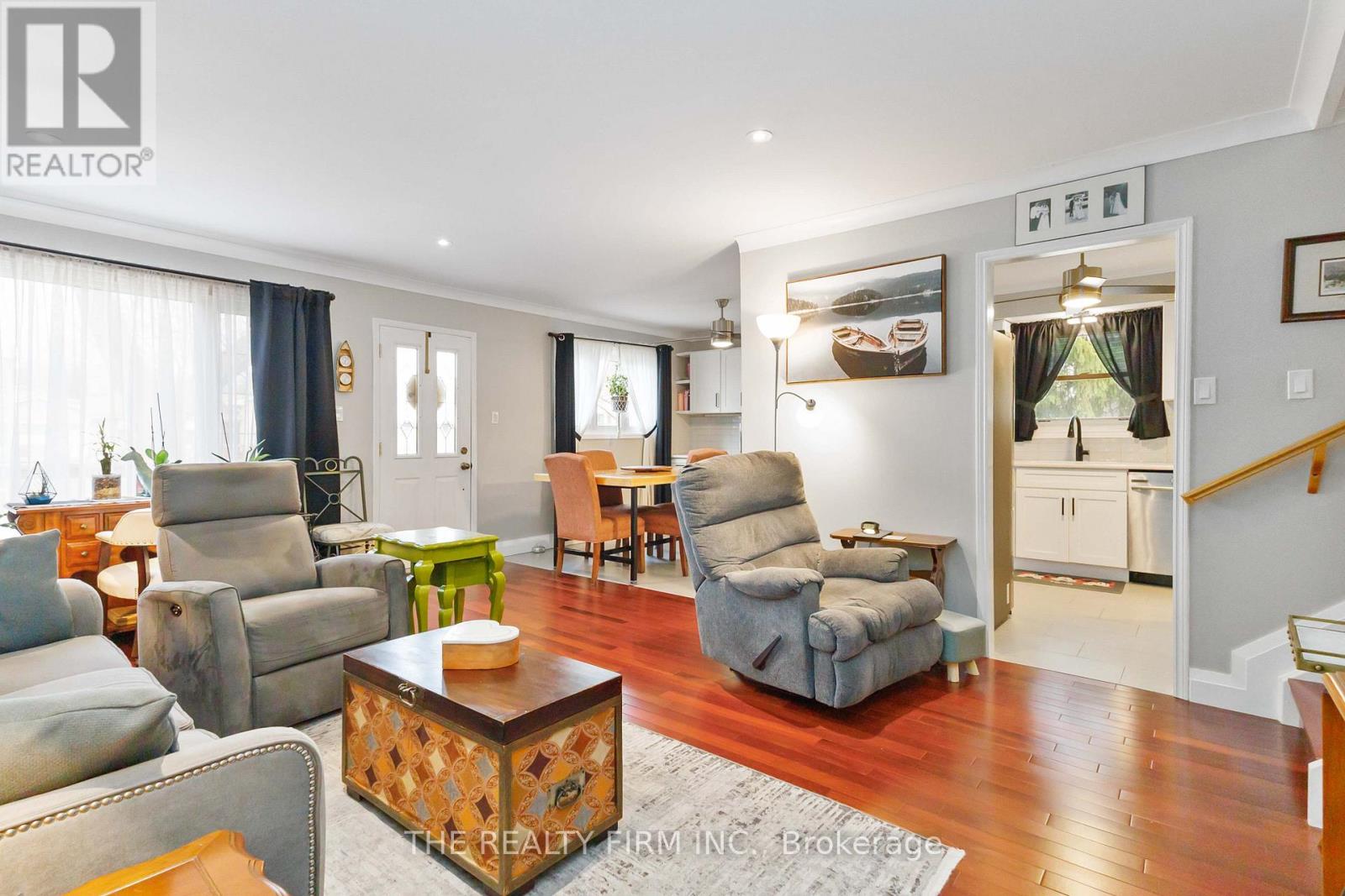 72 Metcalfe Crescent, London South, Ontario  N6E 1H9 - Photo 5 - X12574756