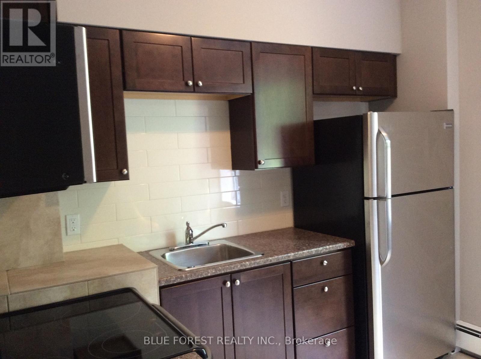 1 Waverly Place, London East, Ontario  N6B 2C3 - Photo 9 - X12574828