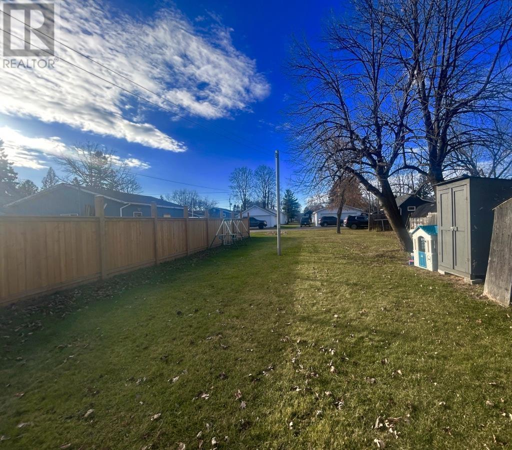 917 Phair Avenue, Fort Frances, Ontario  P9A 2M6 - Photo 24 - TB253546