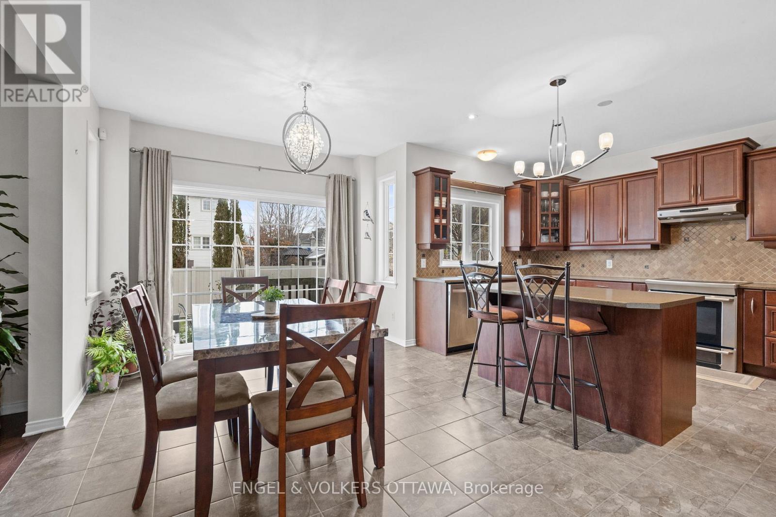 167 Chenoa Way, Ottawa, Ontario  K2J 0W8 - Photo 12 - X12574770